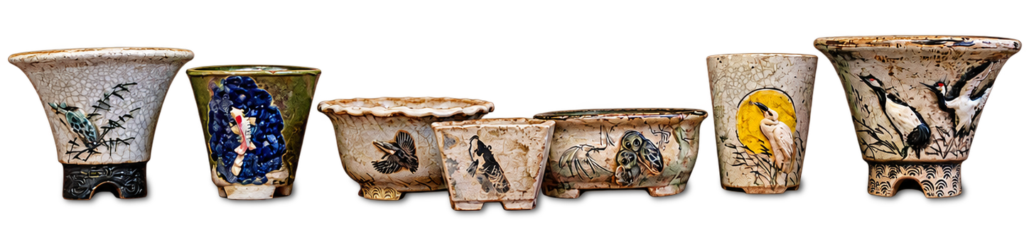 Colección de macetas de bonsái con motivos animales, colección personal de Marcial Yuste Blasco