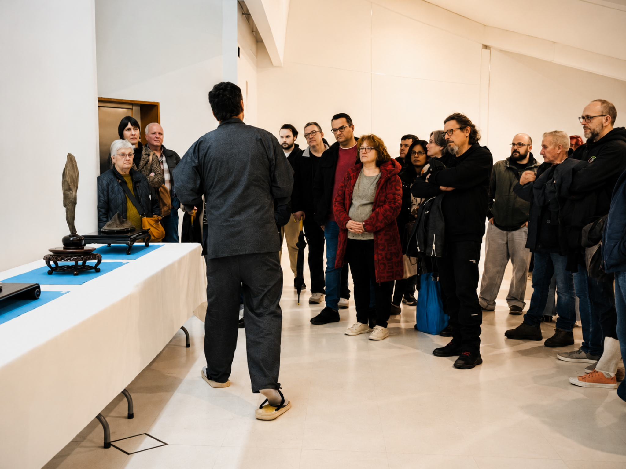 Visita guiada a la exposición de suiseki en Rokkon Shōjō, CEART